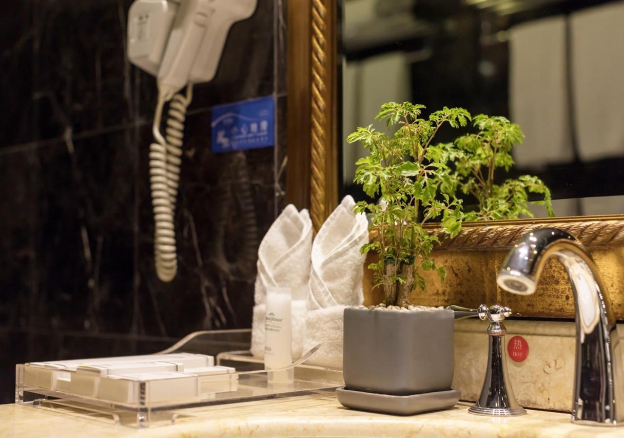 Wyndham Hongqiao-near Necc Hotel 5*