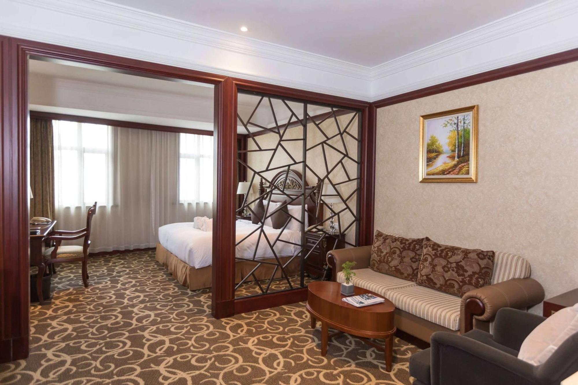 Hotel Wyndham Hongqiao-near Necc